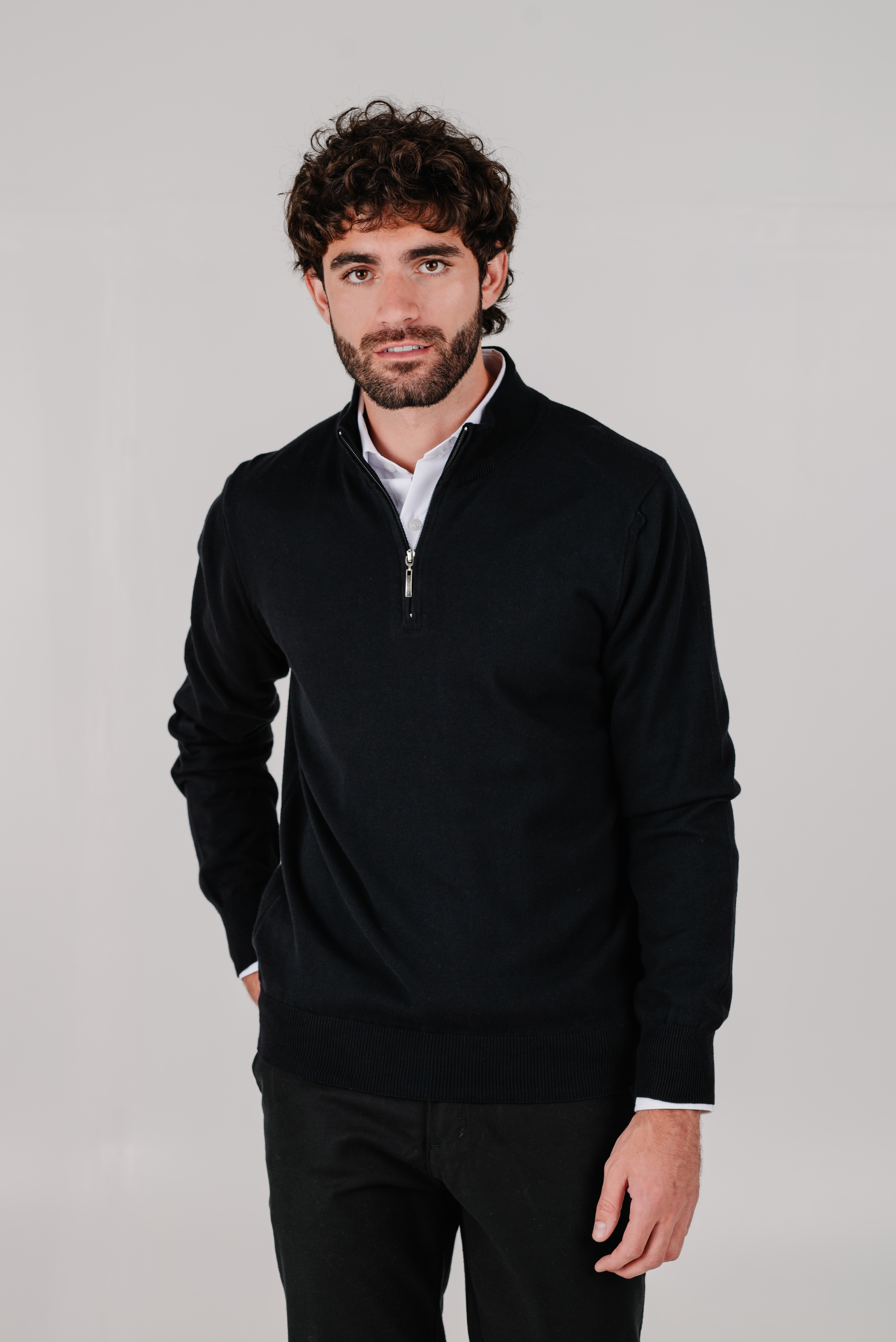 Sweater cuello medio cierre